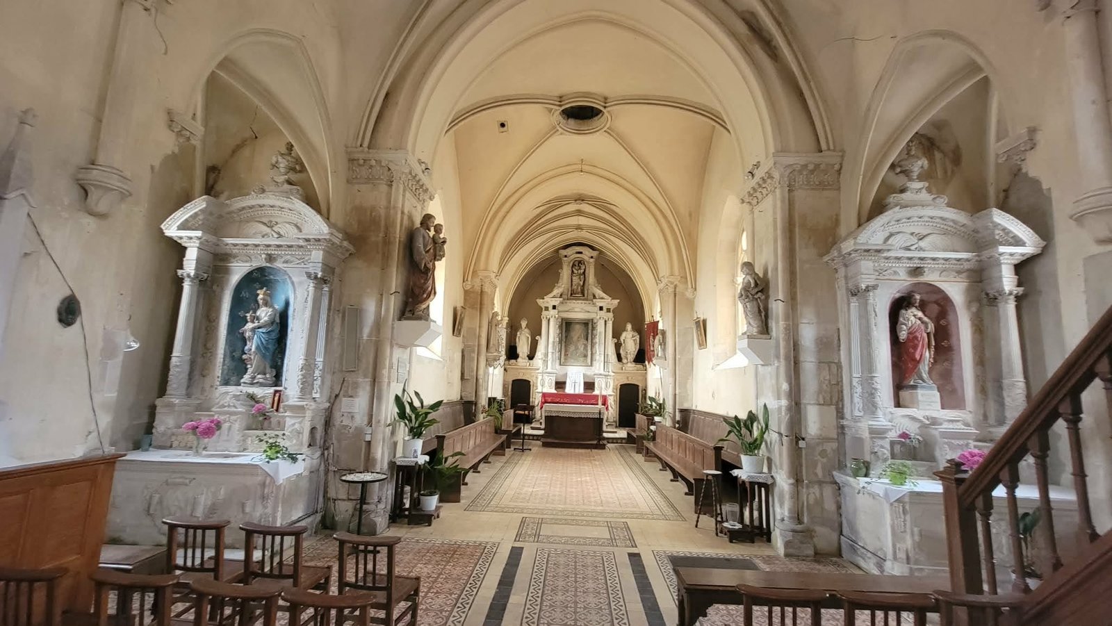 Intérieur de l'église Saint-Germain